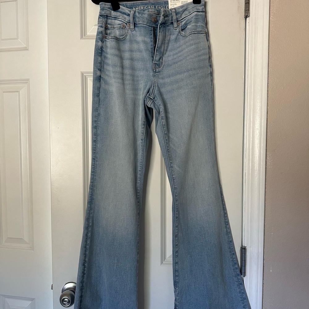 American Eagle Outfitters Faded Blue Curvy Flare Wide Leg Jeans NWT